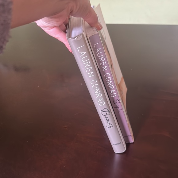 Lauren Conrad Books - Picture 2 of 5